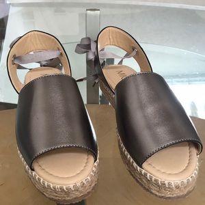 Open toe espadrilles